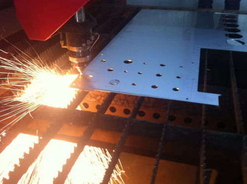 激光切割防止拐角逆噴的技巧