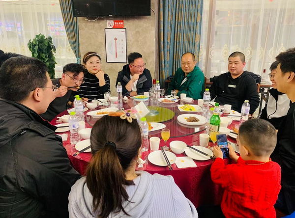 煙臺(tái)泰諾模具有限公司聚餐